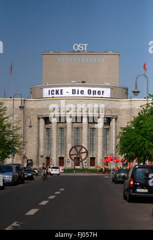 Volksbühne bin Rosa-Luxemburg-Platz, Berlin-Mitte. Stockfoto