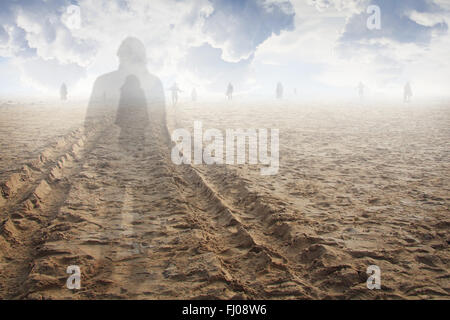 Die Seele eines Mannes im Land der Schatten. Surreal und ätherisch Stockfoto