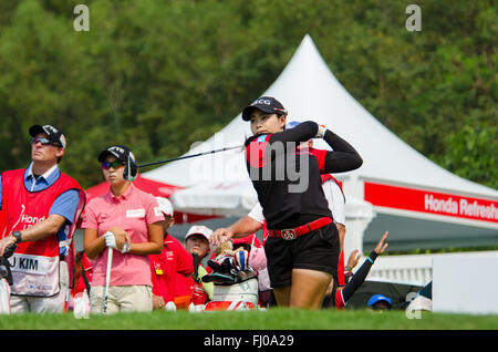 Chonburi, Thailand. 27. Februar 2016. CHONBURI - 27. Februar: Moriya Jutanugarn von Thailand in Honda LPGA Thailand 2016 im Siam Country Club, Pattaya Old Course am 27. Februar 2016 in Chonburi, Thailand. Bildnachweis: Chatchai Somwat/Alamy Live-Nachrichten Stockfoto