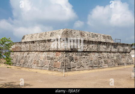 Der Tempel der gefiederten Schlange Xochicalco Stockfoto