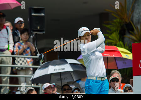 Chonburi, Thailand. 27. Februar 2016. Haru Nomura Japan in Honda LPGA Thailand 2016 im Siam Country Club, Pattaya Old Course am 27. Februar 2016 in Chonburi, Thailand. Bildnachweis: Chatchai Somwat/Alamy Live-Nachrichten Stockfoto