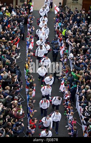 Twickenham, London, UK. 27. Februar 2016. RBS Six Nations Championships. England gegen Irland. Das englische Team kommen in Twickenham. Bildnachweis: Aktion Plus Sport/Alamy Live-Nachrichten Stockfoto