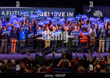 Columbia, South Carolina, USA. 26. Februar 2016. Präsidentschaftskandidat Bernie Sanders (D) hält eine politische Kundgebung. Stockfoto