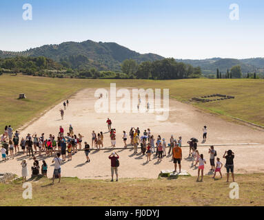 Olympia, Peloponnes, Griechenland.  Das antike Olympia. Das Stadion, wo sportliche Veranstaltungen stattfanden.  A Stockfoto