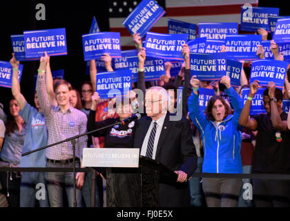 Columbia, South Carolina, USA. 26. Februar 2016. Präsidentschaftskandidat Bernie Sanders (D) hält eine politische Kundgebung. Stockfoto