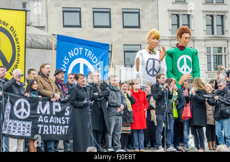 London, UK. 27. Februar 2016 Leanne Wood anlässlich der Anti-Dreizack-Demonstration in Central London Credit: Ilyas Ayub / Alamy Live News Stockfoto