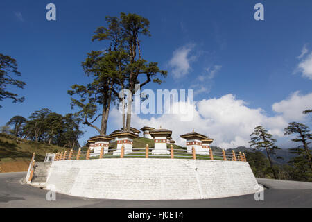 Dochula Pass im Himalaya, auf der Straße von Thimpu nach Punakha Stockfoto