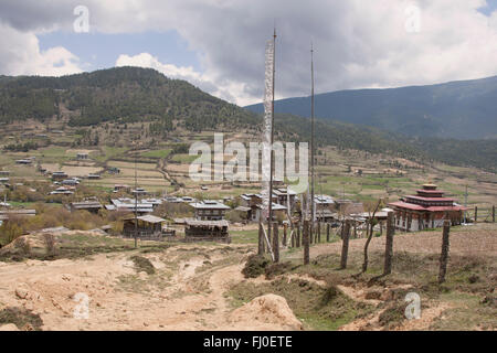 Ura Lhakhang und Ura Dorf Stockfoto