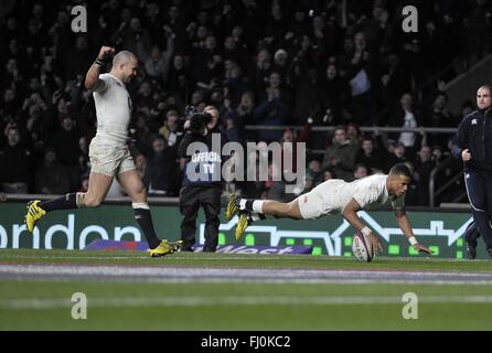 London, UK. 27. Februar 2016. Anthony Watson (England) punktet. England / Irland. RBS 6 Nations. Twickenham Stadium. Twickenham. London. VEREINIGTES KÖNIGREICH. 27.02.2016. Bildnachweis: Sport In Bilder/Alamy Live-Nachrichten Stockfoto