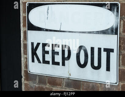 Warnschild in verlassenen Industriegebäude auf Cockatoo Island in der Nähe von Sydney, Australien. Stockfoto
