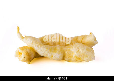getrockneter Fisch Maw zum Kochen auf weißem Hintergrund Stockfoto