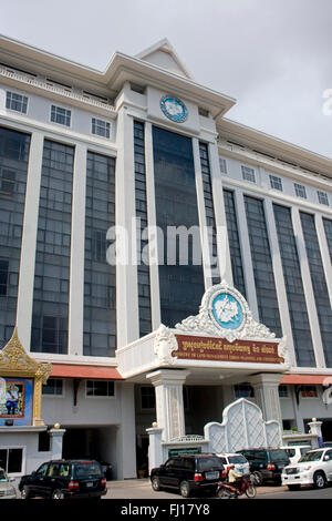 Das Ministerium für Land Management städtischer Planung & Bau ist Teil der Stadtlandschaft in Phnom Penh, Kambodscha. Stockfoto