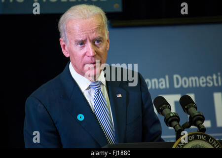 US-Vizepräsident Joe Biden spricht an der National Domestic Violence Hotline-Center in Austin, Texas Stockfoto
