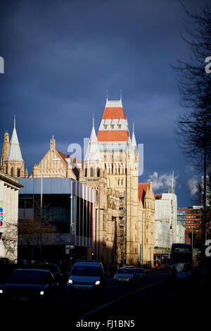 Universität von Manchester Whitworth Hall der University of Manchester ALAN GILBERT LEARNING COMMONS Studentenschaft altes und neues Modell si Stockfoto