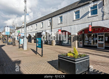 Die Hauptstraße von Milngavie in Ost Dumbartonshire Schottland Stockfoto