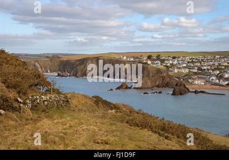 Blick vom Bolzen Tail in Richtung Hoffnung Cove, Devon, England Stockfoto