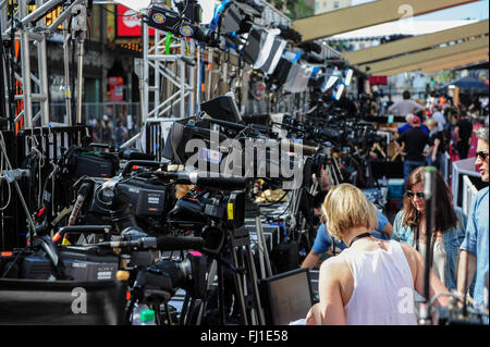 Los Angeles, USA. 27. Februar 2016. Die Medien testen ihre Ausrüstung neben den Gang in Los Angeles, USA, am 27. Februar 2016. 88. Oscar-Verleihung wird am 28. Februar stattfinden. Bildnachweis: Zhang Chaoqun/Xinhua/Alamy Live-Nachrichten Stockfoto