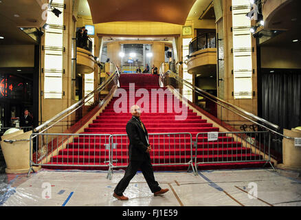 Los Angeles, USA. 27. Februar 2016. Der Dolby Theater ist in Los Angeles, USA, am 27. Februar 2016 bereinigt. 88. Oscar-Verleihung wird am 28. Februar stattfinden. Bildnachweis: Zhang Chaoqun/Xinhua/Alamy Live-Nachrichten Stockfoto