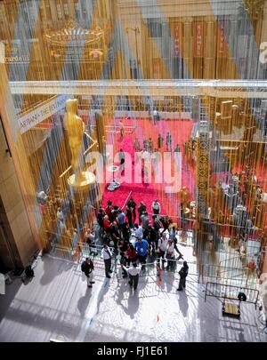 Los Angeles, USA. 27. Februar 2016. Der Dolby Theater ist in Los Angeles, USA, am 27. Februar 2016 bereinigt. 88. Oscar-Verleihung wird am 28. Februar stattfinden. Bildnachweis: Zhang Chaoqun/Xinhua/Alamy Live-Nachrichten Stockfoto