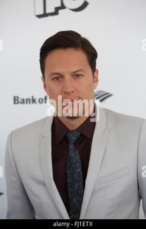 Santa Monica, Los Angeles, Kalifornien, USA. 27. Februar 2016. Regisseur Cary Fukunaga kommt bei 31. jährlichen Film Independent Spirit Awards in einem Zelt am Strand von Santa Monica in Santa Monica, Los Angeles, USA, am 27. Februar 2016. Foto: Hubert Boesl - NO WIRE SERVICE - Kredit: Dpa picture-Alliance/Alamy Live News Stockfoto