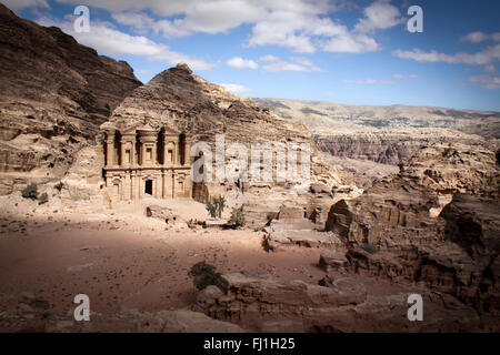 Kloster (alias al-Deir oder Ad-Deir in arabischer Sprache) - Petra, Jordanien Stockfoto