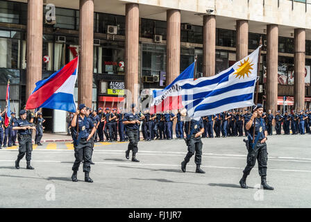 Staatspolizei März an der Parade in Montevideo, Uruguay. Stockfoto