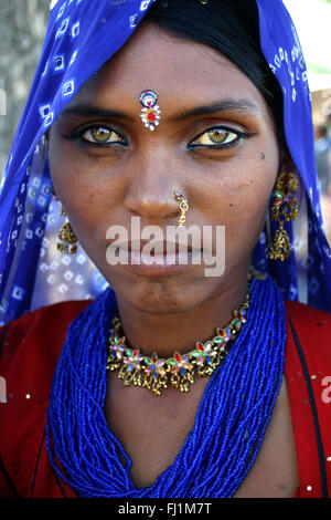 Schönen Rajasthani Frau mit unglaublich grünen Augen in Pushkar, Indien Stockfoto