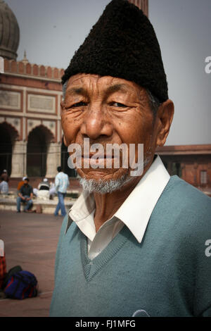 Muslimischen Mann an der Moschee Jama Masjid, Old Delhi, Indien Stockfoto