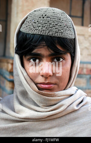 Junge muslimische Mann mit Taqiyah (Gap) in Jaisalmer, Indien Stockfoto