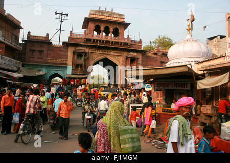 Masse am Sardar Market, Jodhpur, Rajasthan, Indien Stockfoto