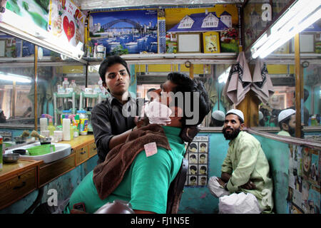 Traditionelle Friseur in Delhi, Indien Stockfoto