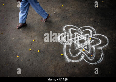 Rangoli auf dem Boden in Hampi, Indien Stockfoto