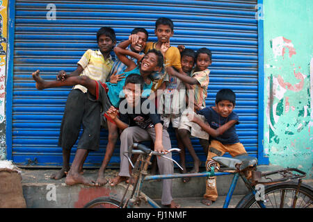 Kinder verrückt spielen in Chennai, Indien Stockfoto