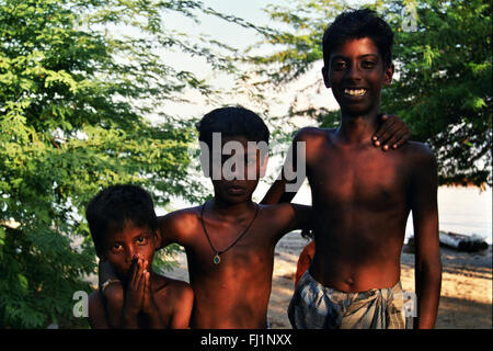 Drei Kinder in Puri, Indien Stockfoto