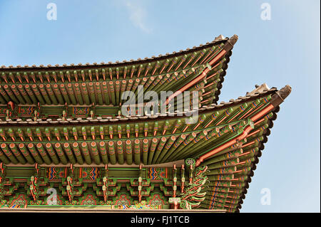 Unter dem Dach von einem Korean Palace Stockfoto