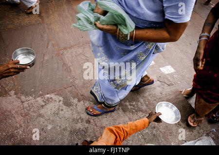 Bettler in Varanasi, Indien Stockfoto