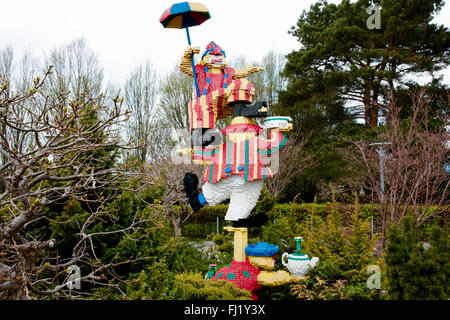 Statue aus ausschließlich Stücke von Lego Konstruktionsspielzeug in Legoland resort Stockfoto