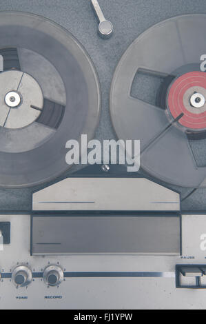 Vintage Audio-Kassette Musikrecorder mit Walzen und Knöpfe Stockfoto