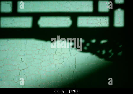 Schatten an der Wand in einem Tempel in der Provinz Yunnan, China Stockfoto