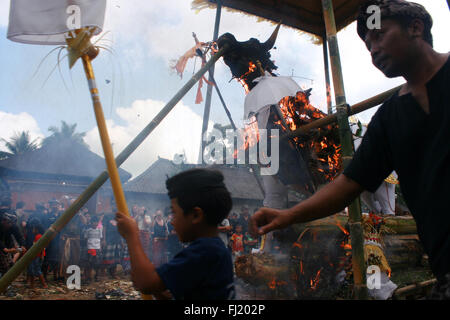 Die einäscherung Zeremonie, Ngaben, Pelebon Yadyna Pitra, in Bali, Indonesien Stockfoto