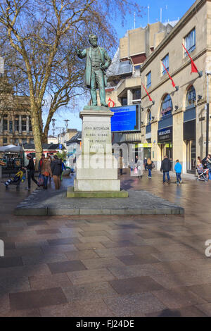 John Batchelor, "Freund der Freiheit" Statue der Hayes, Cardiff. Neben St. Davids Hall und The Hayes Snack Bar. Stockfoto