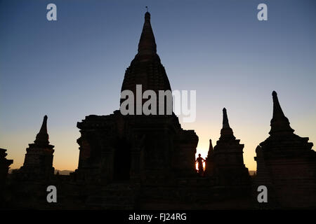 Silhouette der Tempel in Bagan, Hintergrundbeleuchtung, Myanmar Stockfoto