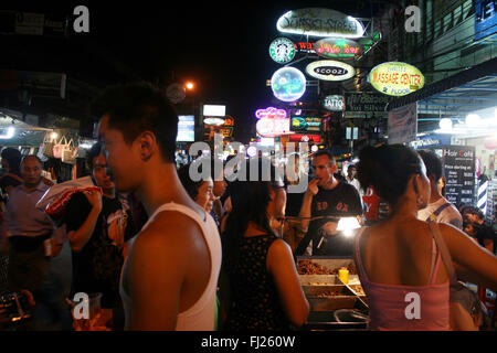 Streetlife in der Khao San Road, Bangkok Stockfoto