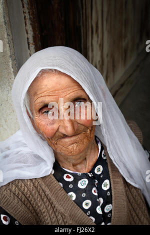 Kurdische Dame in Hasankeyf, Türkei Stockfoto