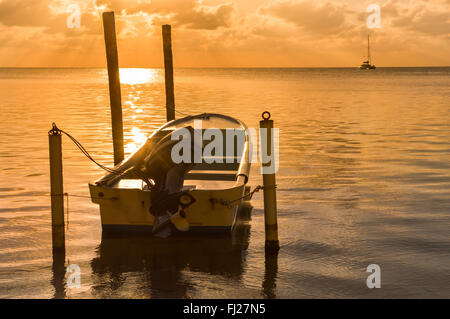 Sonnenuntergang in der Karibik Insel Caye Caulker, Belize Stockfoto