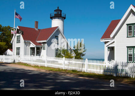 West Leuchtturm Hacken, und ein Teil der Gebäude des zweiten Keeper auf Martha's Vineyard, Massachusetts. Diese Gebäude wurden für separate keeper Familien. Stockfoto