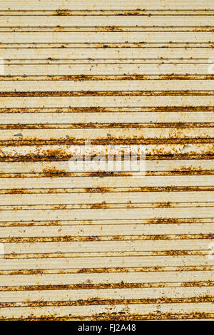 Full-Frame zu nehmen, der einen rostigen Verschluss Stockfoto