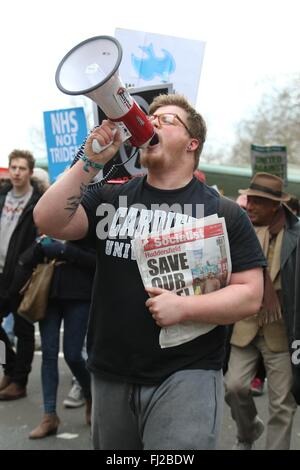 Stoppen Sie Trident Demonstration, organisiert von der Kampagne für nukleare Abrüstung, London, England, UK. 27.02.2016 Stockfoto