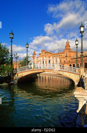 Der Kanal von der PLAZA DE ESPANA, erbaut 1929 Weltausstellung - SEVILLA, Spanien Stockfoto