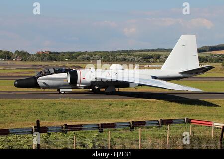 N926NA, ein Martin WB-57F Canberra, betrieben von der NASA, taxis in am Flughafen Prestwick nach einem Transatlantik-Flug. Stockfoto